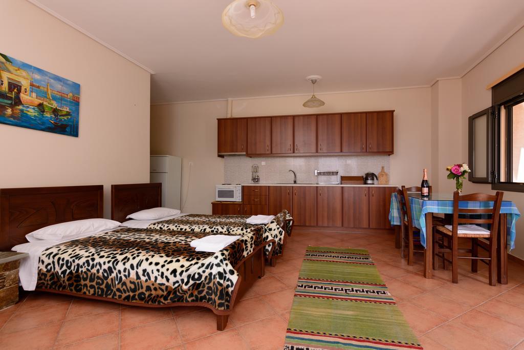 Makronas Apartments Карист Екстер'єр фото